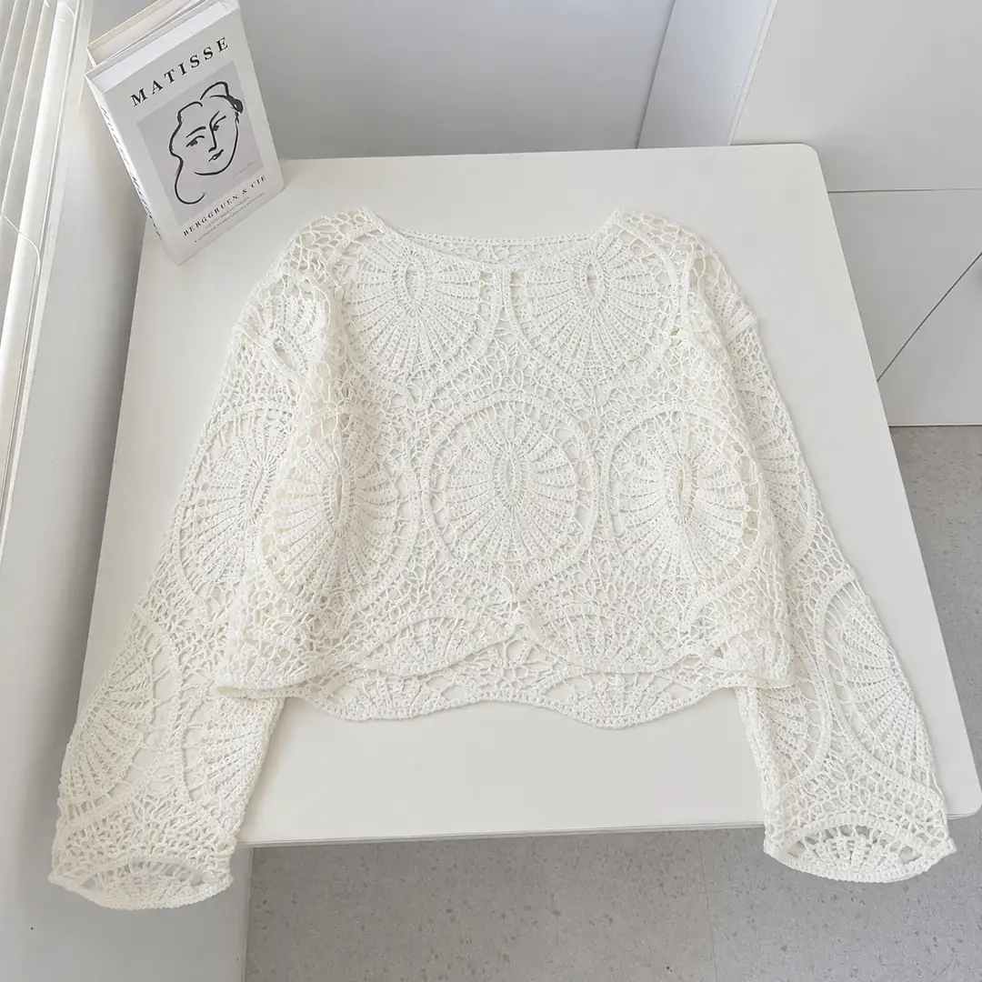 Retro Yuvarlak Dantelli Crop