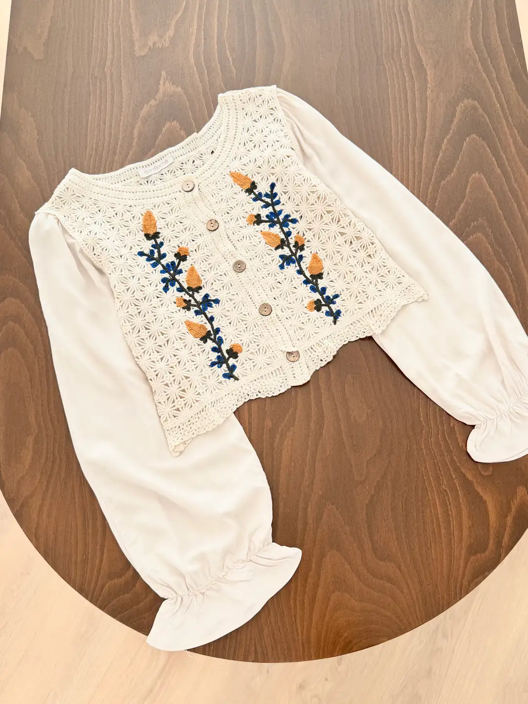 Prenses Kol Çiçek Nakışlı Crop Hırka