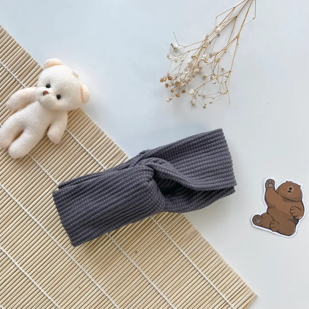 Ürün görseli: Önden Geçmeli Bandana