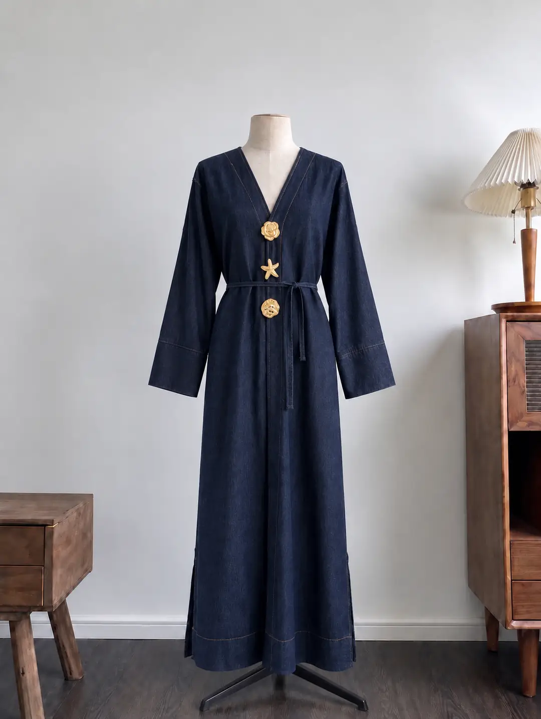 Ürün görseli: Broş Detaylı Kuşaklı Kot Kimono