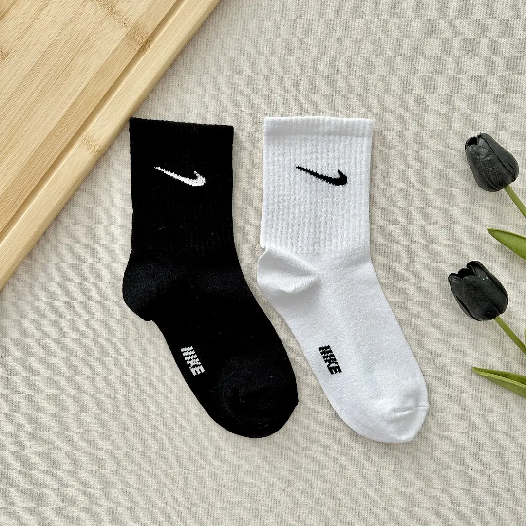Ürün görseli: Nike 2'li Çorap Seti - Siyah & Beyaz