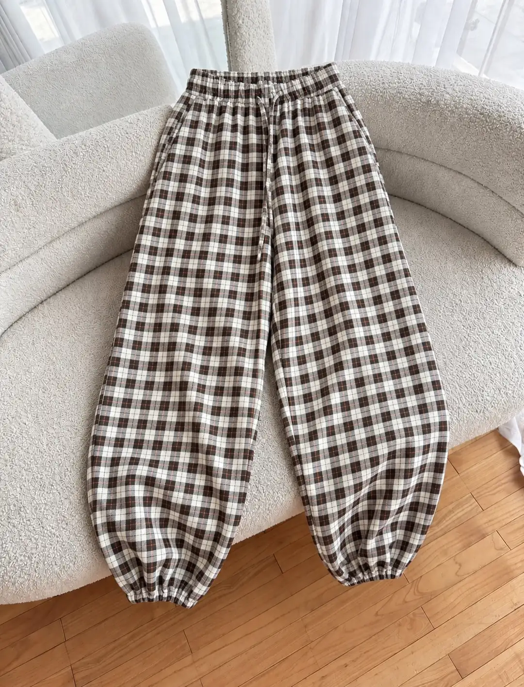 Ürün görseli: Lastikli Ekose Pantolon - Bej