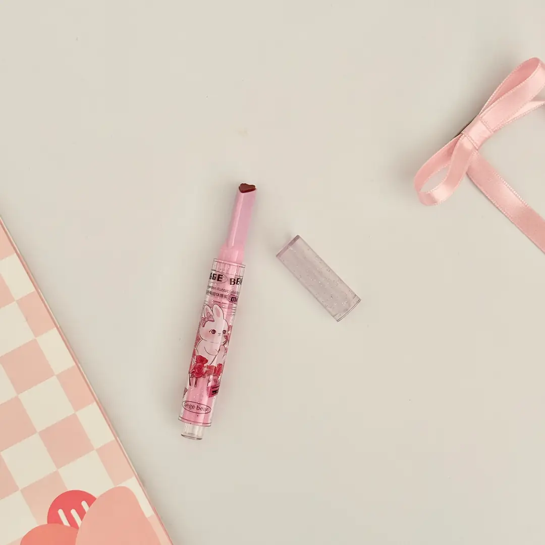 Ürün görseli: Gege Bear Kalpli Katı Lipgloss