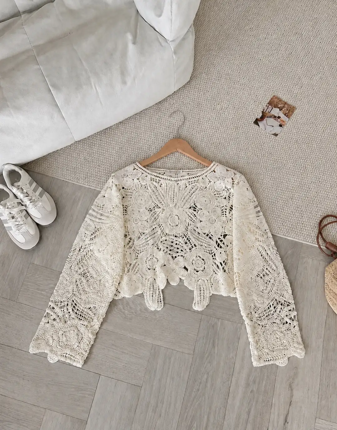 Ürün görseli: Romantik Çiçek Dantelli Crop