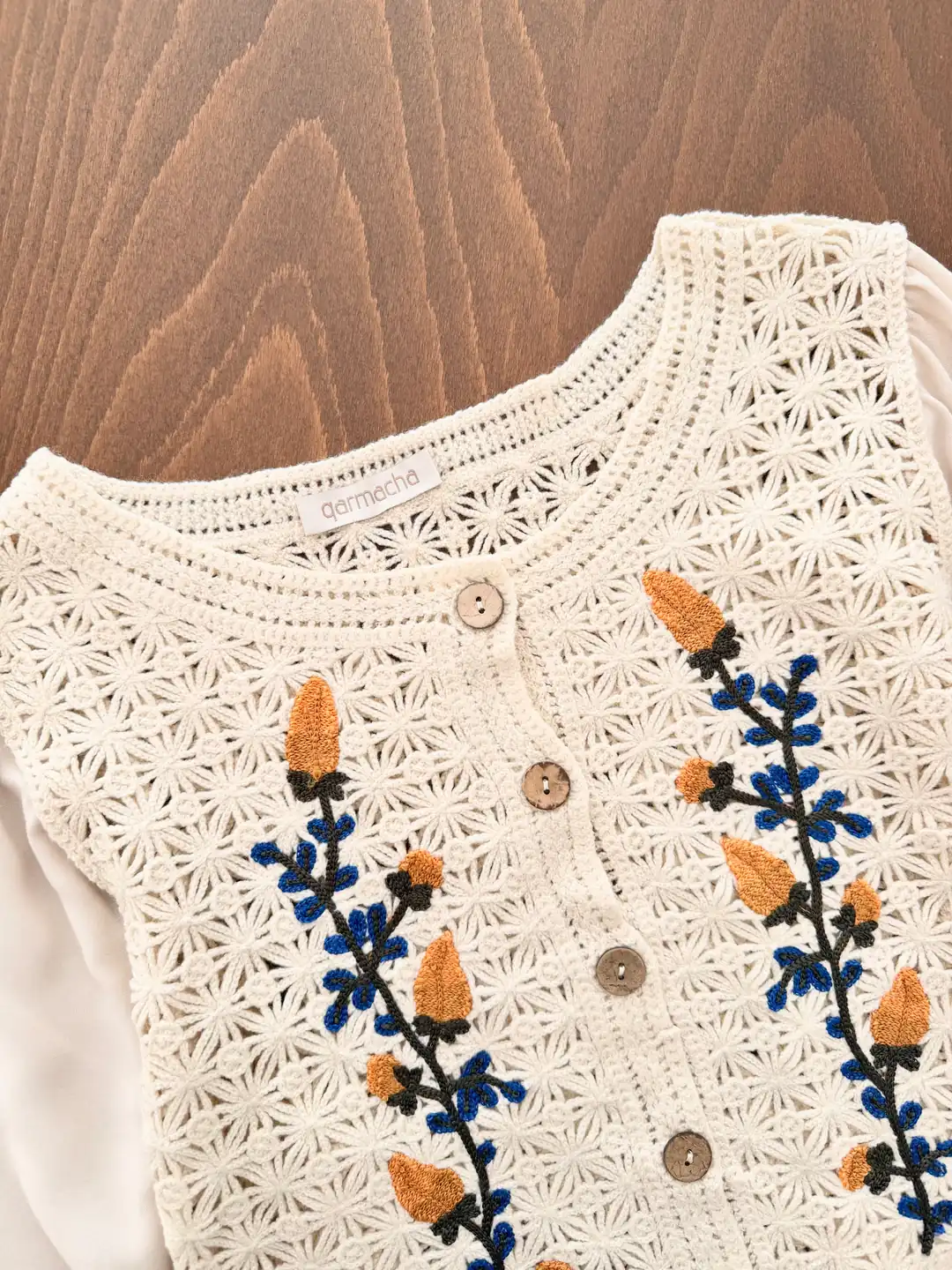 Prenses Kol Çiçek Nakışlı Crop Hırka